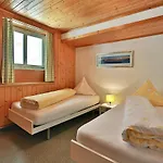Steinroeschen Apartamento *
